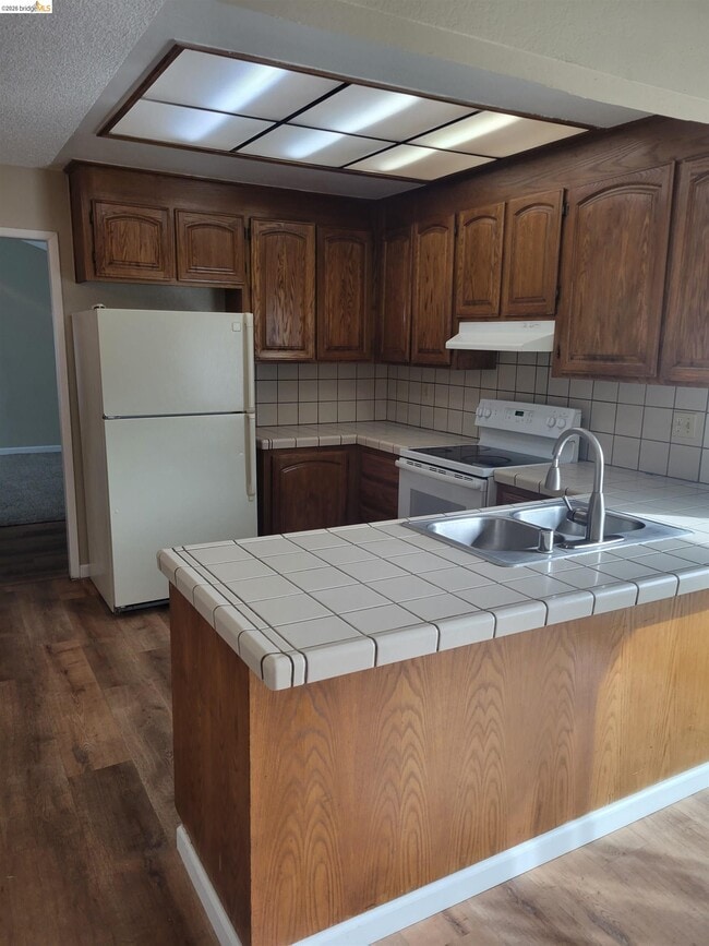 Photo - 906 Coral Dr