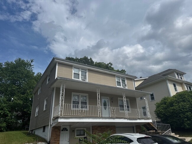 Building Photo - 72 Longfellow Rd Unit 1 Rental