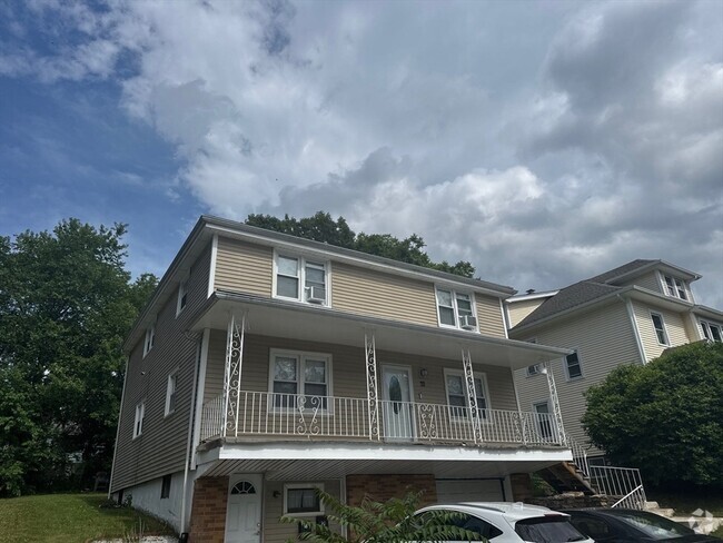 Building Photo - 72 Longfellow Rd Unit 1 Rental