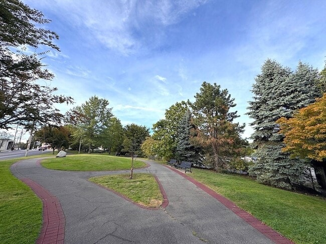 Photo - 848 Main St