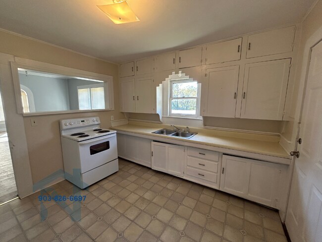 Photo - 1006 Nelson Blvd