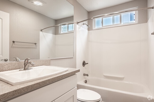 2BR, 1BA - 744SF