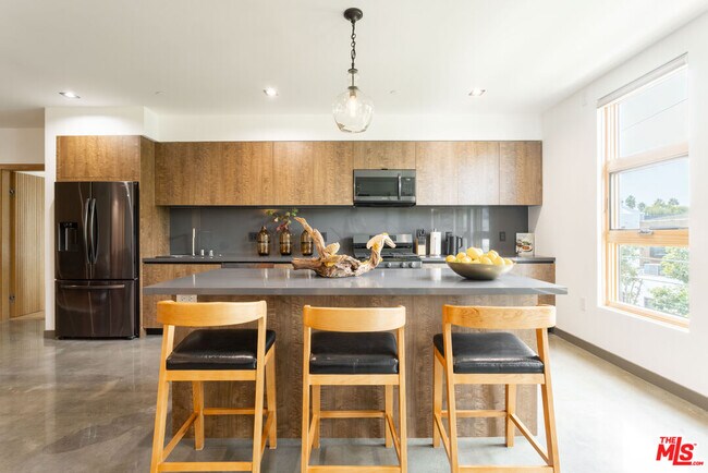 Photo - 547 N Sweetzer Ave Unidad 303