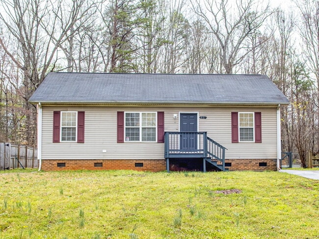 Building Photo - "Charming 3-Bedroom Retreat with 2 Full Baths in Gastonia - Your Cozy Haven Awaits!"