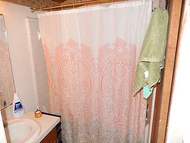 Building Photo - Spacious 1BR Retreat Near FSU & TCC – Vaulted Ceilings, Private Deck & Washer/Dryer Included!