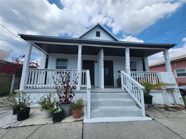 Building Photo - 2406 E Clark St