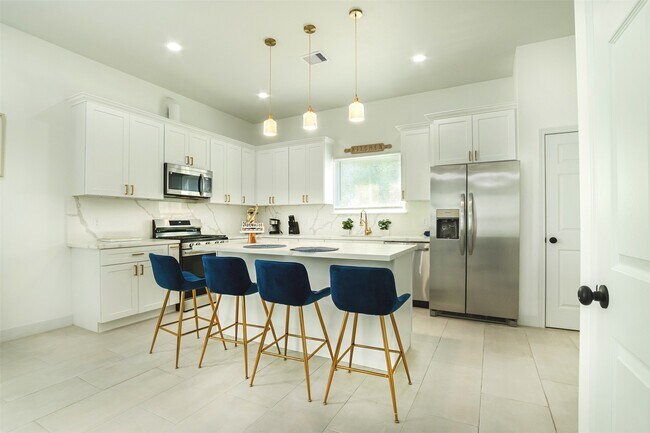 Photo - 4114 Ward St