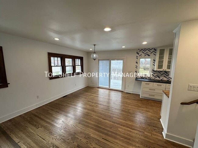 Photo - 1624 48th St