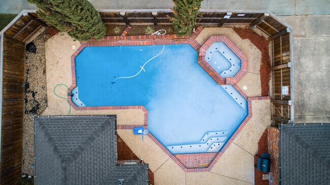Photo - 2706 Brookshire Dr