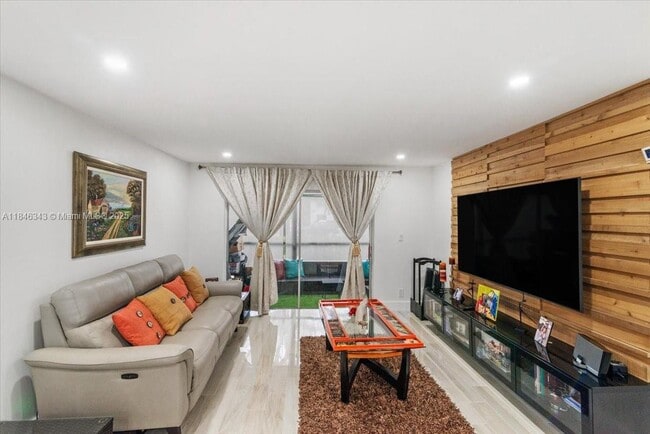 Photo - 2820 Riverside Dr Unit 104-2
