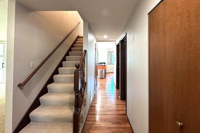 Photo - 12941 NE 71st St