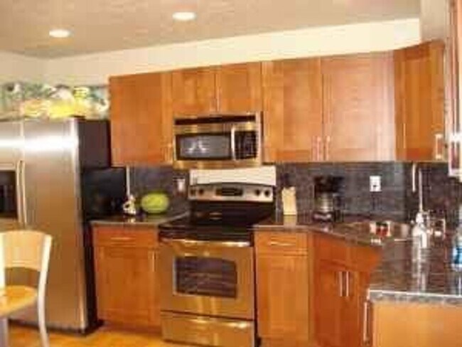 Photo - 2 Bedroom House with an office for Rent in South Side!