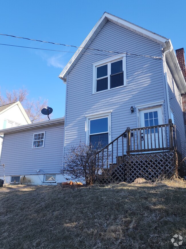 Building Photo - 1738 Wood St Rental