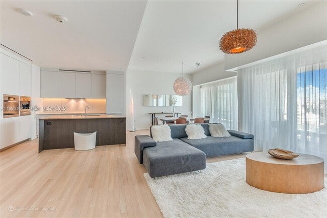 Photo - 2901 Collins Ave Unidad 1207