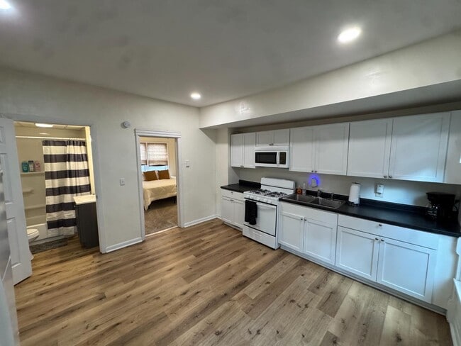 Photo - 622 E Locust St