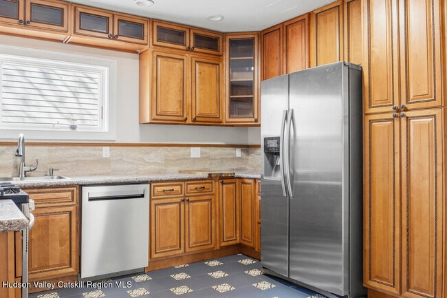 Photo - 51 Gifford Ave