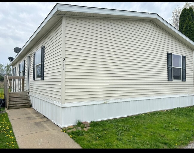 Building Photo - 211 Park Ln Rental