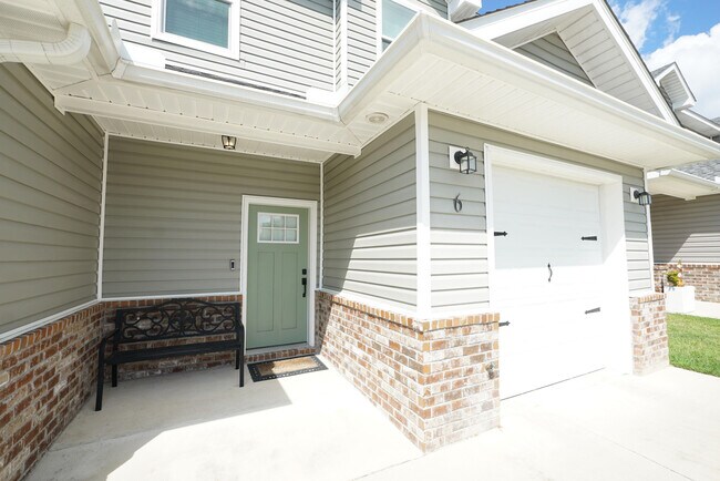 Photo - 6 Praiseworthy Dr