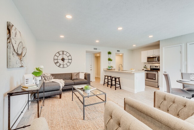 Photo - 3805 Longmeadow Way