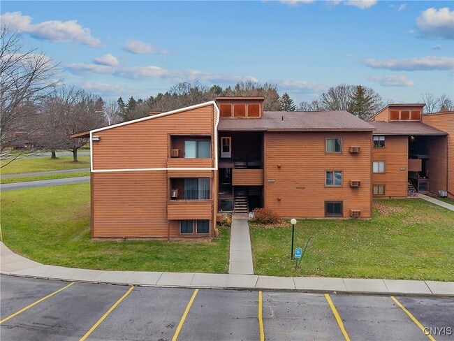 Photo - 327 Village Blvd N