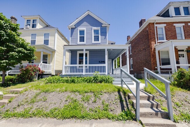 Building Photo - 358 St Clair Ave Unit 358 1/2 (All Electric) Rental