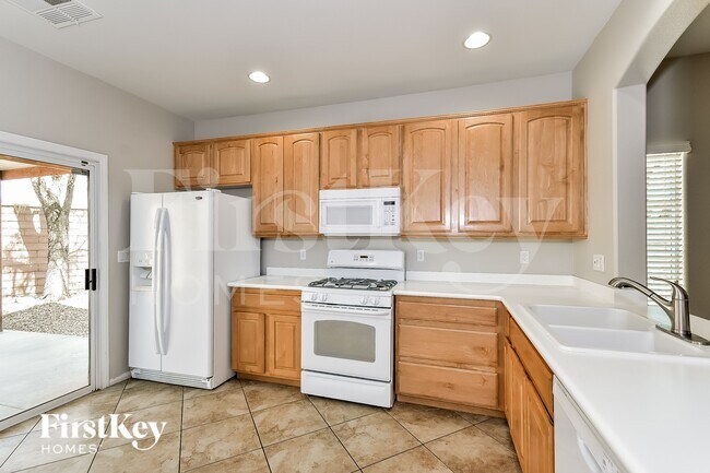 Photo - 9703 Mt Kenyon St