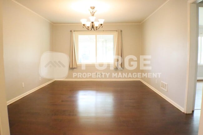 Photo - 106 Parkdale Dr