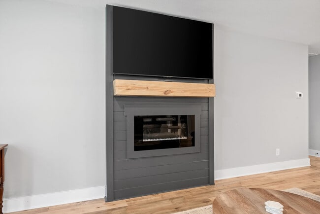 Building Photo - 1365 Isaiah Dr Unit ID1249649P Rental