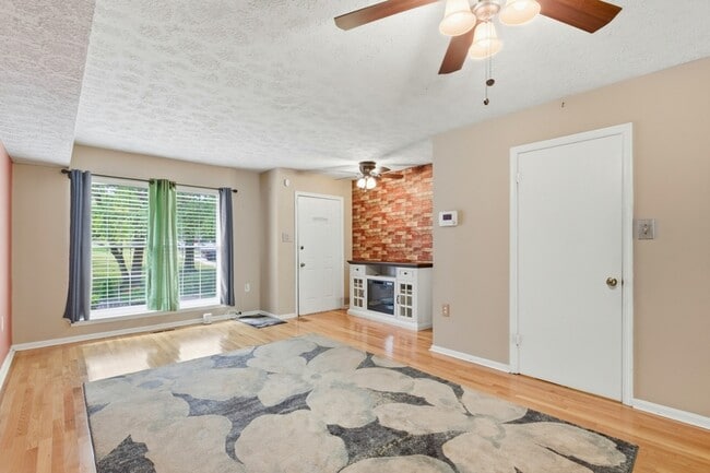 Photo - 4333 Gilmer Ct