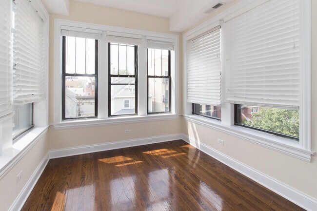 Photo - 3709 N Wilton Ave Unit 3