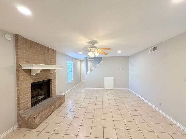 8806 Cainwood Ln Unit B
