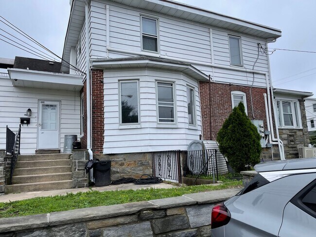 Photo - 341 Wanamaker Ave Unit 1st Floor