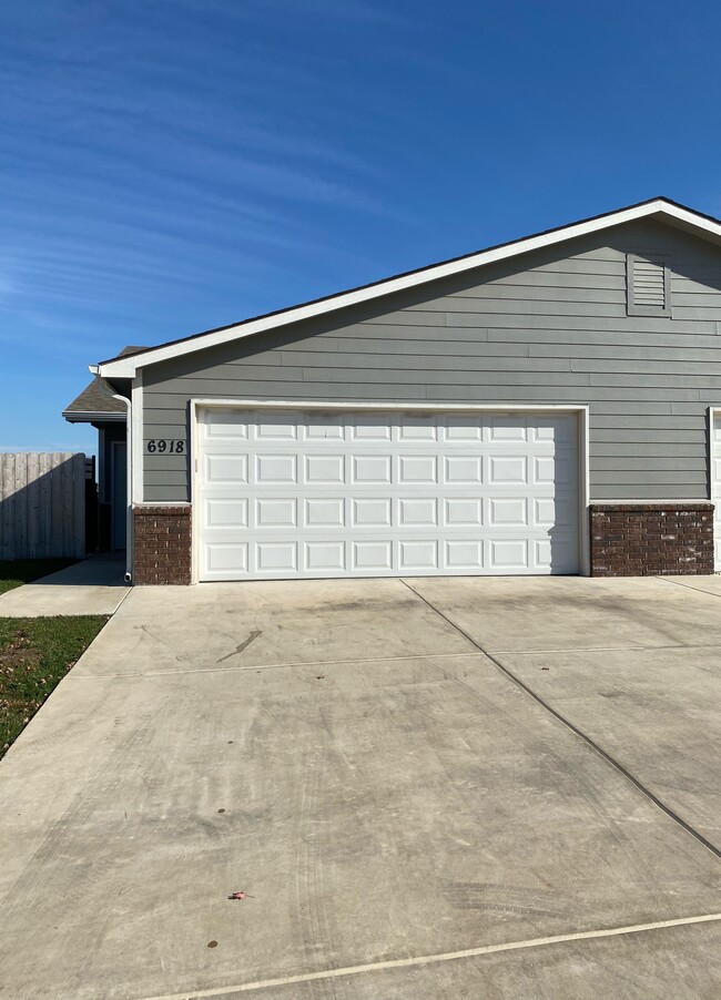 Photo - 6918 N Hydraulic Ave Townhome