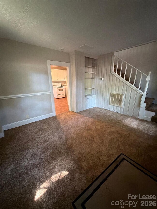 3516 Eastway Dr