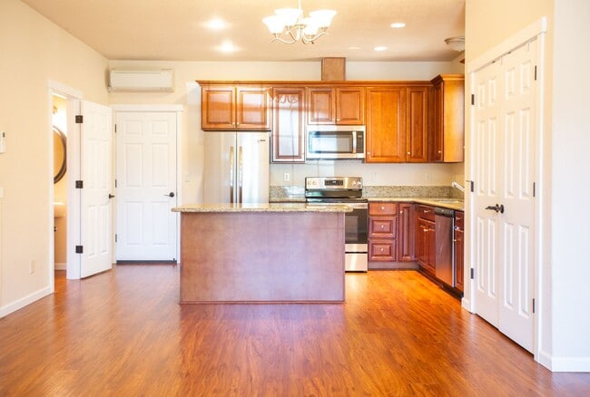 Building Photo - 4 Bedroom Oregon City with Large Bonus Roo... Rental