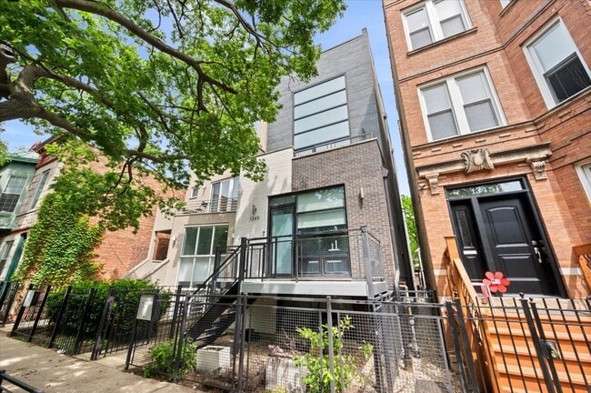 Building Photo - 1349 N Leavitt St Unit 1B