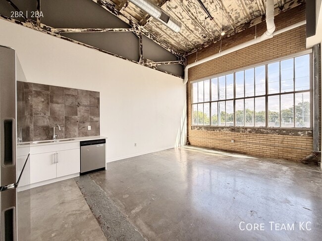 1180 E 30th St Unit 207