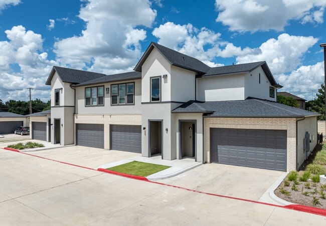 Photo - The Summit at The Reserve