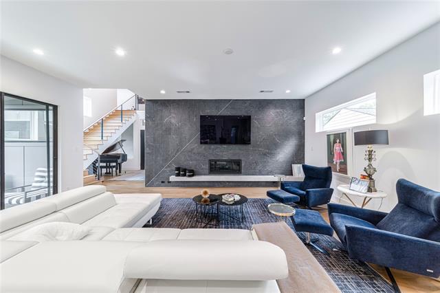 9753 Mixon Dr