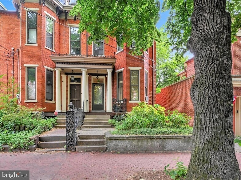 Photo - 109 N Lime St Townhome