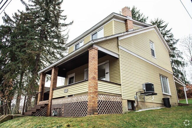 Building Photo - 2018 Kiralfy Ave Rental