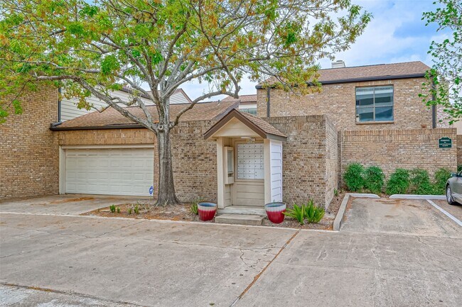 Photo - 2555 Bering Dr