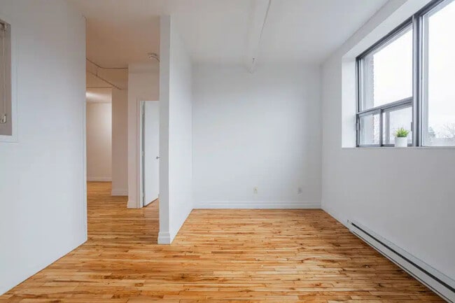Photo - 3791 Rue Notre-Dame O
