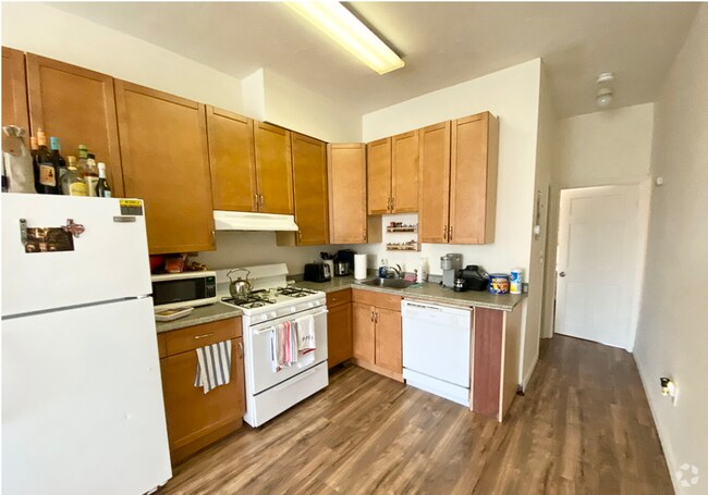 Building Photo - 96 Hammond St Unit 3 Rental