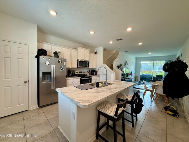 4922 Earthshine Rd