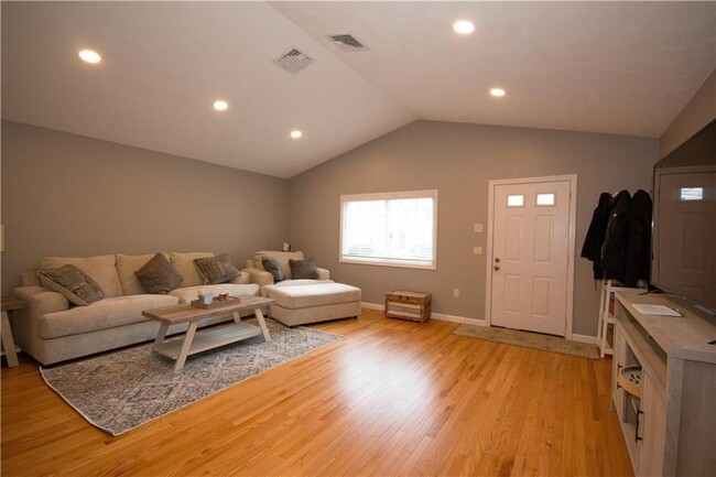 Photo - 2 Magnum Ct Apartment Unit 29