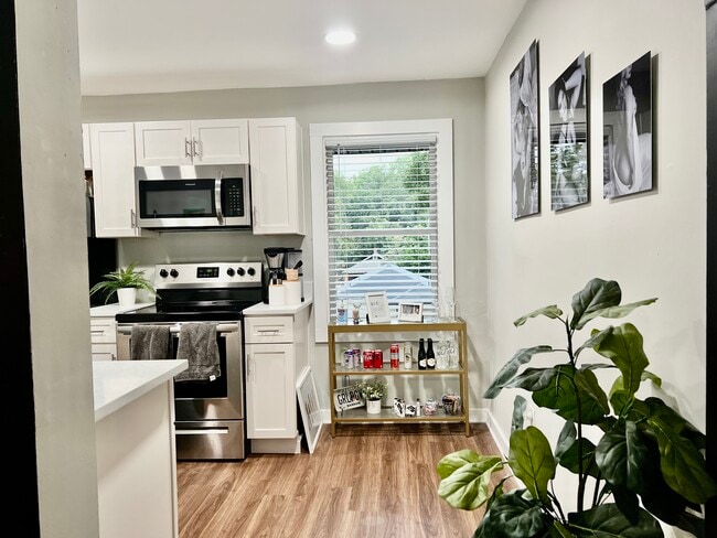 Photo - 1165 Eggleston St SW Unit 4