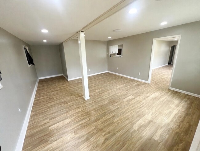 6 Longview Dr