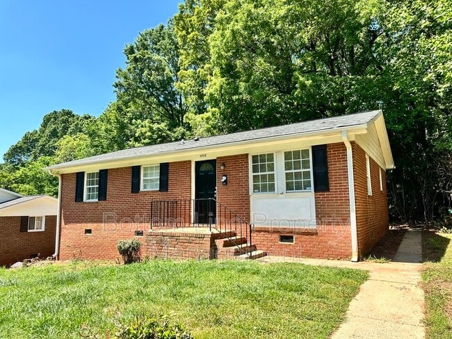 Building Photo - 1713 Longleaf Dr Rental