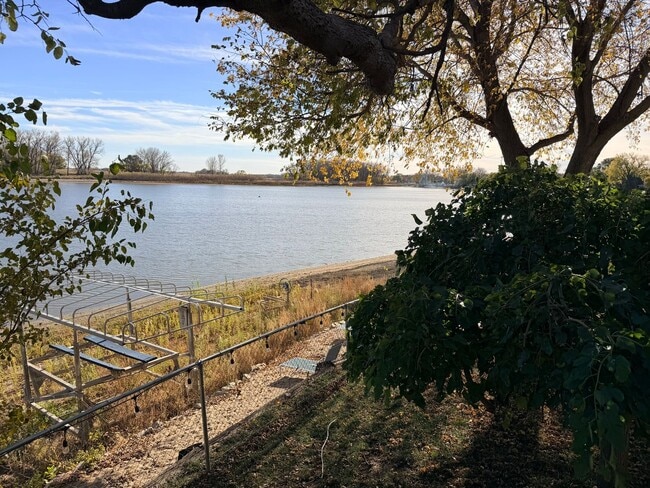 Photo - 3 bedroom 2 bathroom lake house for rent!